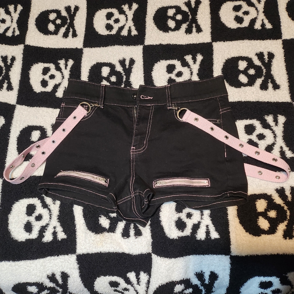 Hot topic suspender shorts
